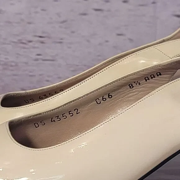 Salvatore Ferragamo Vintage Leather Slingback Heels Cream Black Cap Toe Size 8.5 - Picture 8 of 12